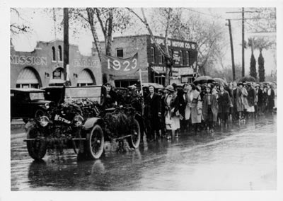 First Homecoming Parade, Class of 1923 float, 1926
