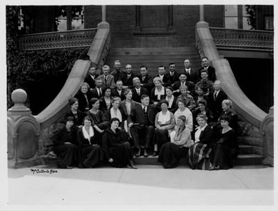 Matthews and faculty, 1924