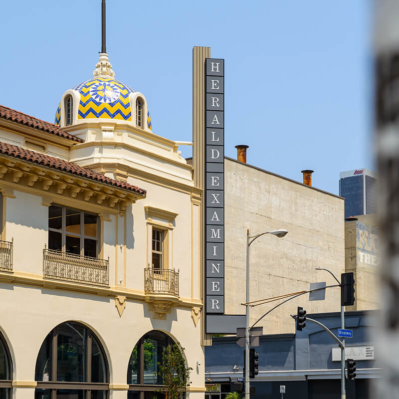 LA